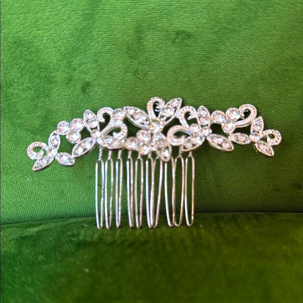 Elegant Silver Hair Comb